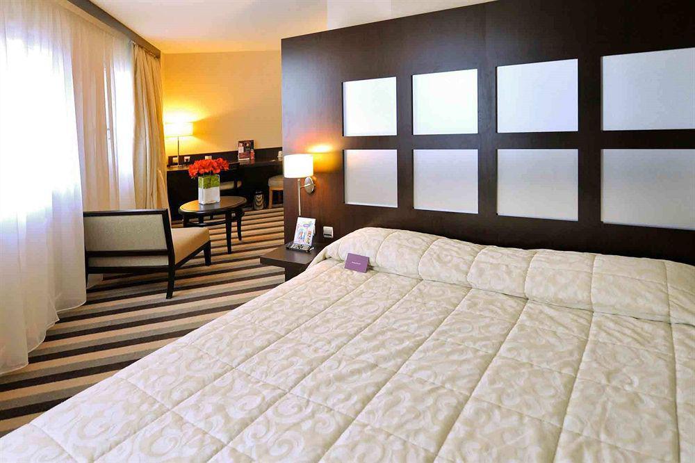 Mercure Rouen Centre Champ De Mars Habitación foto